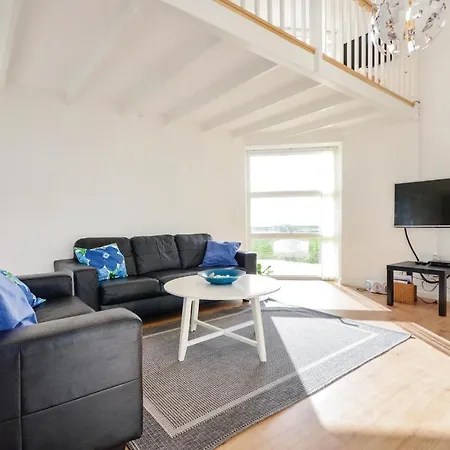 Four Bedroom Holiday In Vesløs