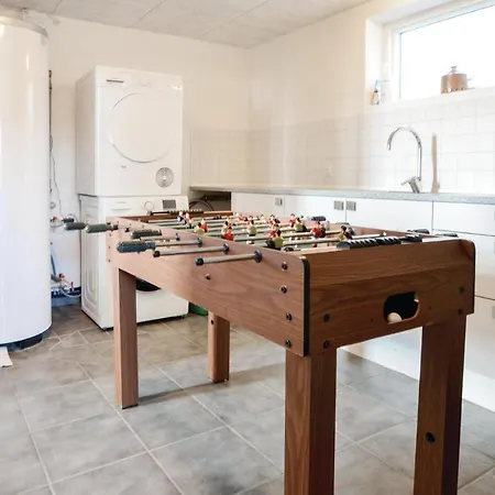 Four Bedroom Holiday In Vesløs