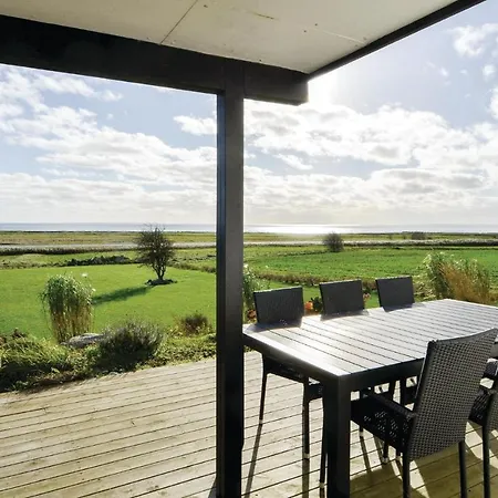 Dom wakacyjny Four Bedroom Holiday In